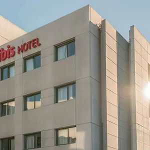 Ibis Жирона
